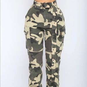 High waisted camo jogger